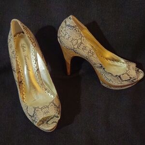Lulu Townsend Snakeskin Pattern Peep Toe Platform Heels - Size 6.5